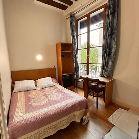Hotel Des Fontaines Parigi